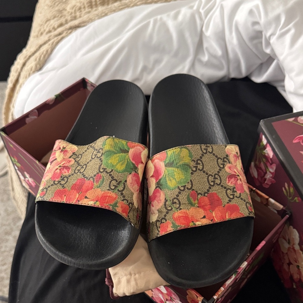 Gucci Women's Floral Slide Sandals - Black and Multicolor